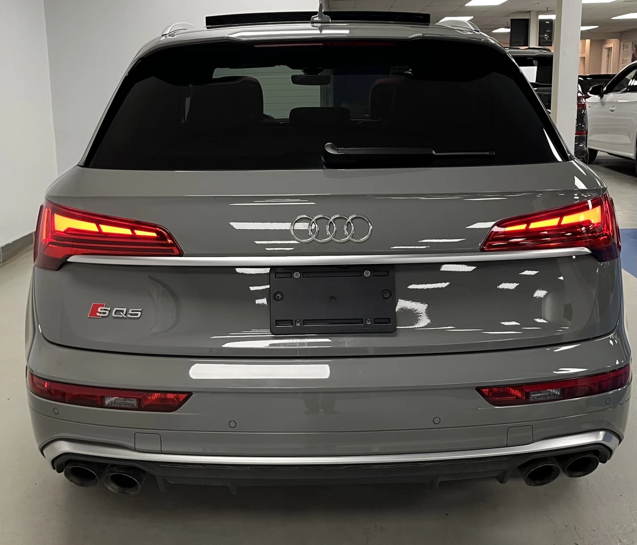 2022 Audi SQ5 QUANTUM GRAY  S-LINE  TECHNIC AIR RIDE Image principale