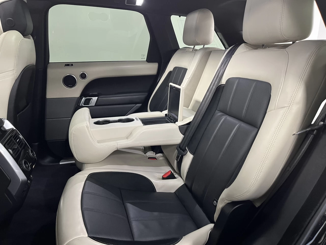 2020 Land Rover Range Rover Sport HST Main Image