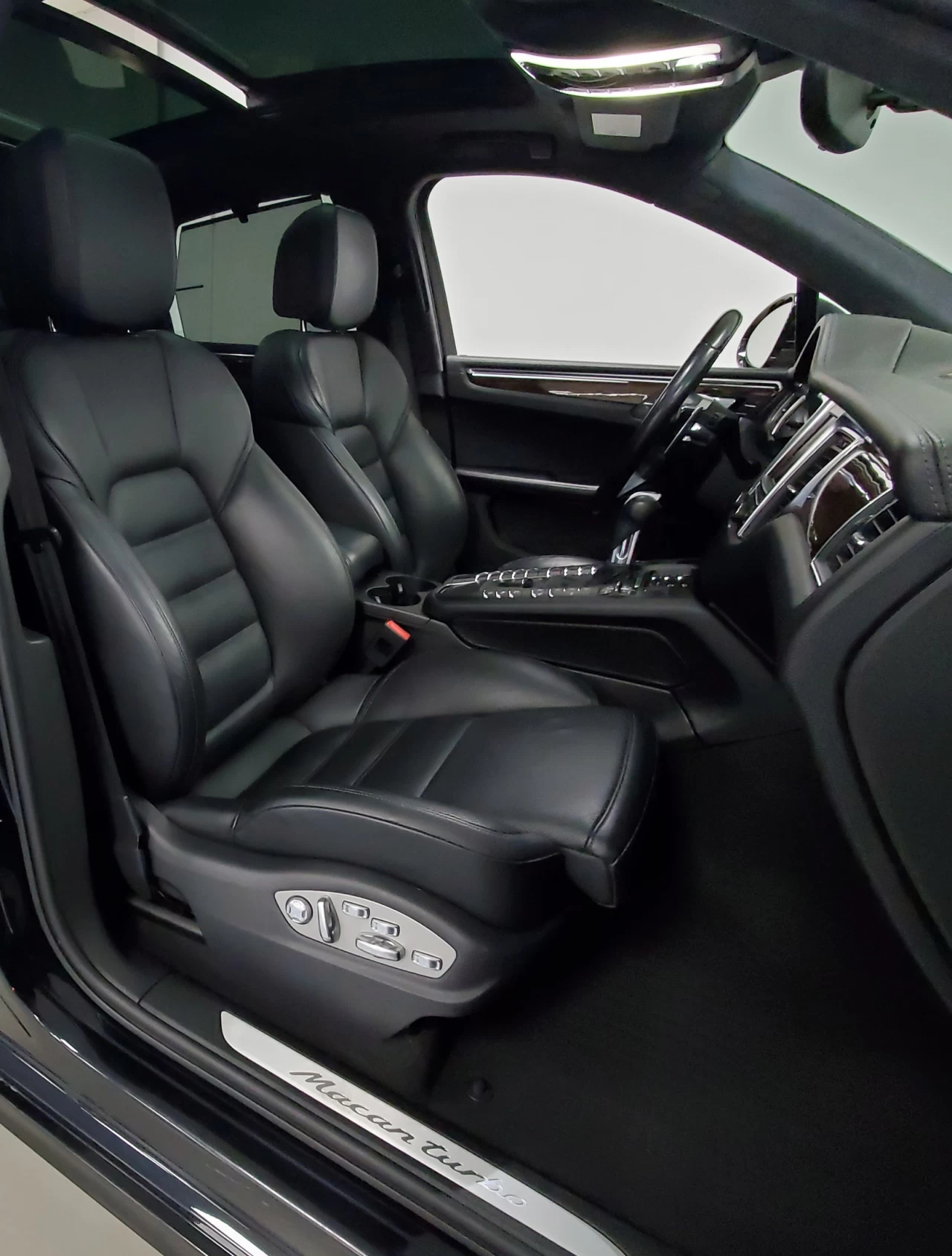 2015 Porsche Macan AWD 4dr Turbo Image principale