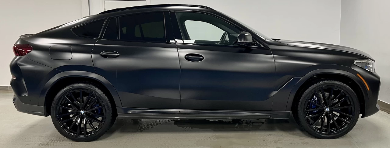 2023 BMW X6 MSPORT-FROZEN BLACK METALLIC-SKY LOUNGE Image principale