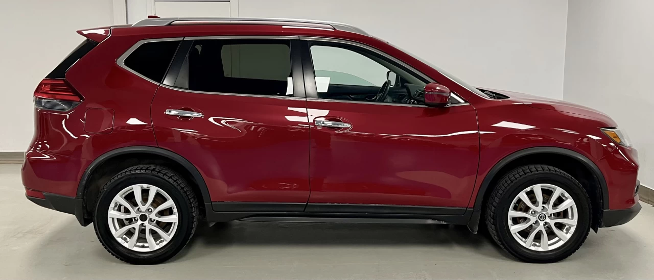 2017 Nissan Rogue AWD 4dr SV Image principale