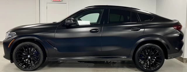 BMW X6 MSPORT-FROZEN BLACK METALLIC-SKY LOUNGE 2023